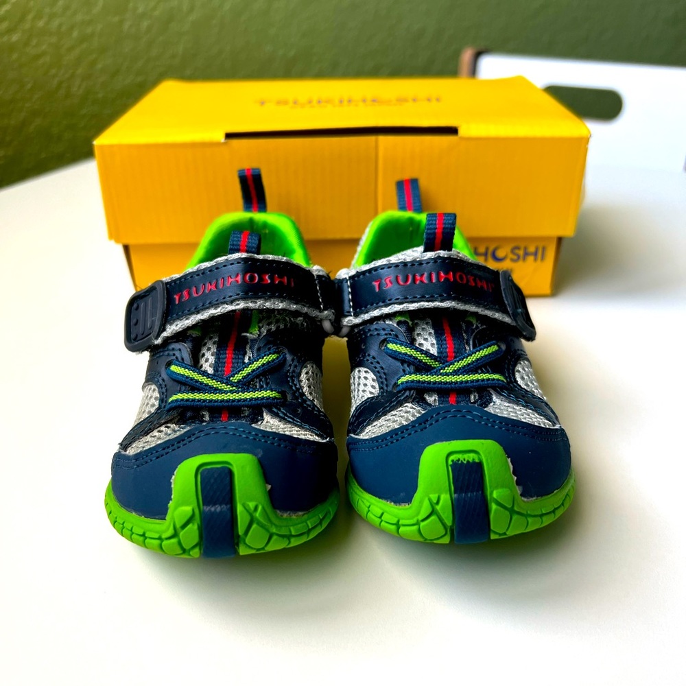 Tsukihoshi Marina tennis shoes.